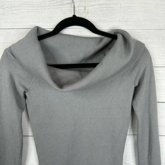 BCBGMAXAZRIA Womens size Small Astria Off The Shoulder Sweater Gray - Picture 4 of 10